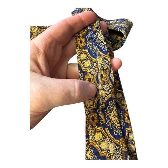 Valentino Men's Silk Tie Cravatte Collection Classic - Picture 8 of 8